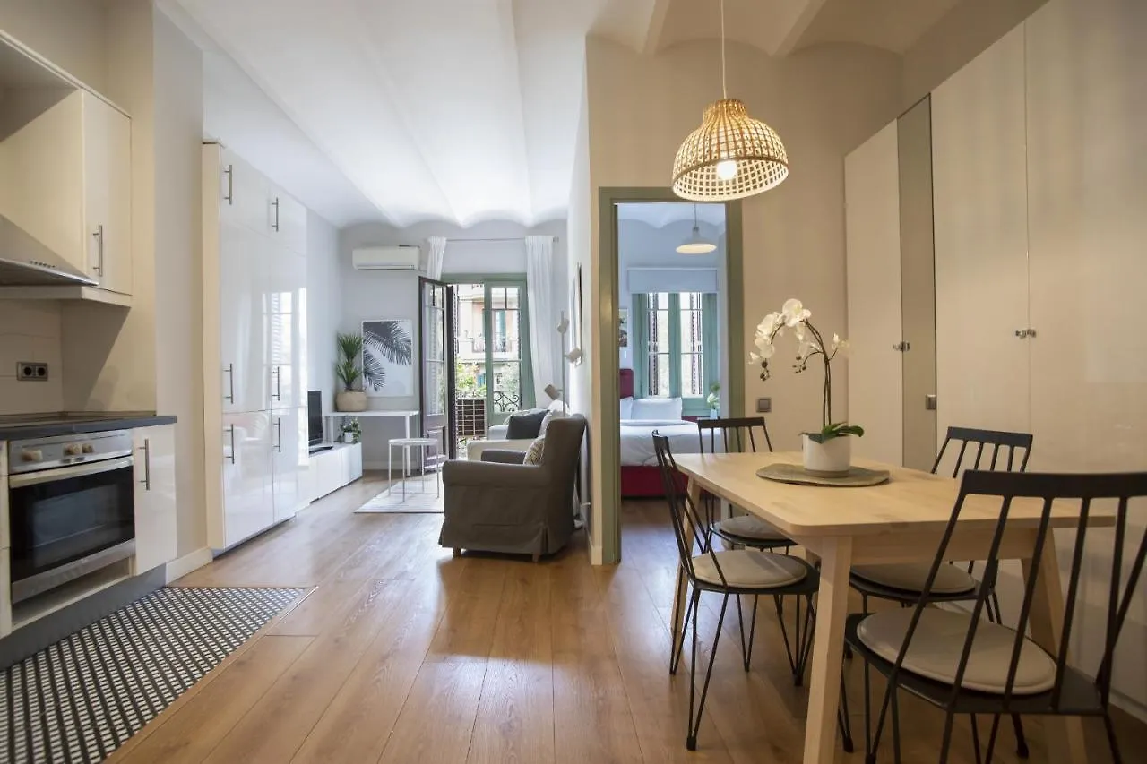 31Ent1027 - Mediterranean Decorated Apartment Barcelona Spanien